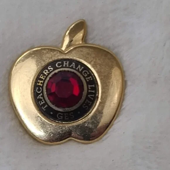Teachers Change Lives Apple Pin Gold Tone Red Crystal GES School Award - Picture 2 of 6
